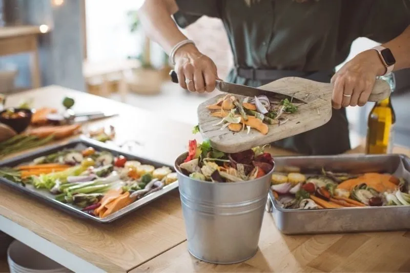 Evde Kompost Yapımı: Organik Atıkları Değere Dönüştürmenin En Kolay Yolu