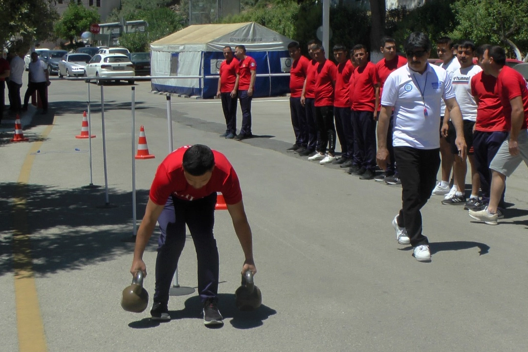 İtfaiyecilere kondisyon için spor parkuru testi