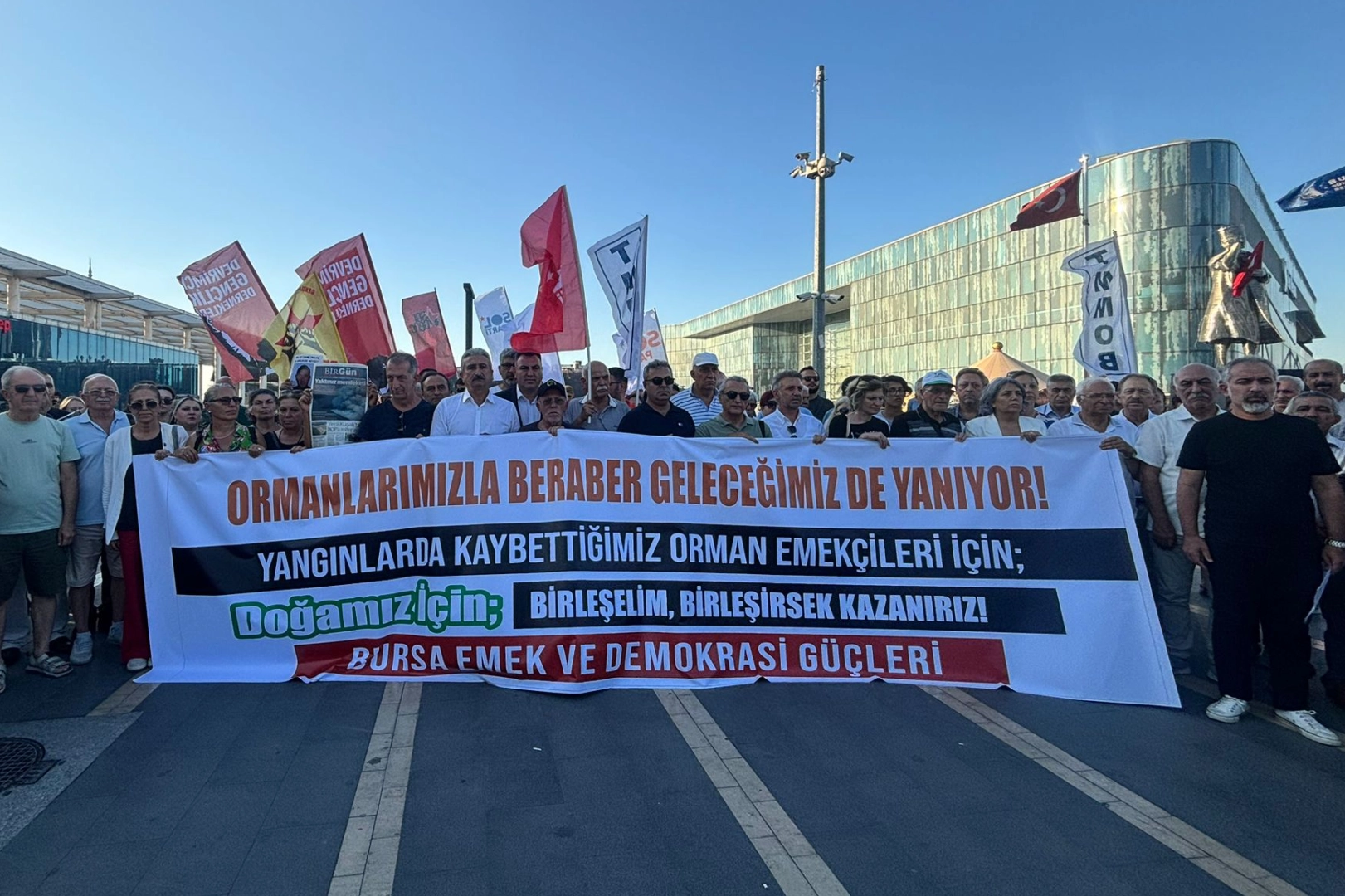 Artan orman yangınlarına Bursa'dan ses oldular! Mücadelede toplum temelli yaklaşık çağrısı